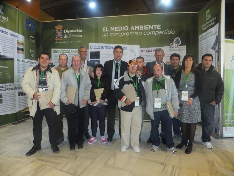Alcalde y componentees del Centro Ocupacional de Burgos